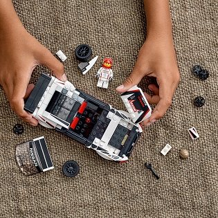 LEGO Speed Champions 76896 Nissan GT-R NISMO LEGO Speed Champions 76896 Nissan GT-R NISMO