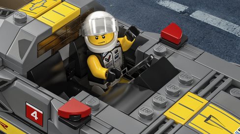 LEGO Speed Champions 76903 Chevrolet Corvette C8.R and 1968 Chevrolet Corvette