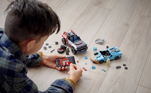 LEGO Speed Champions 76905 Ford GT Heritage Edition and Bronco R LEGO Speed Champions 76905 Ford GT Heritage Edition and Bronco R