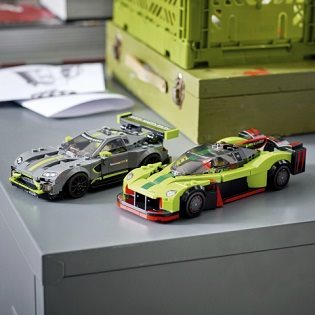 LEGO Speed Champions 76910 Aston Martin Valkyrie AMR Pro and Aston Martin Vantage GT3