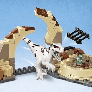 LEGO Jurassic World 76945 Atrociraptor: motorcycle chase 