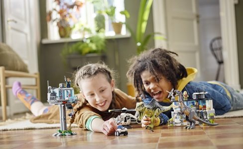 LEGO Jurassic World 76949 Attack of the Giganotosaurus and Therizinosaurus LEGO Jurassic World 76949 Attack of the Giganotosaurus and Therizinosaurus