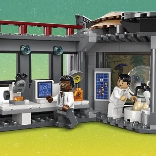 LEGO Jurassic World 76961 Visitor Centre: attack of the T-rex and raptor