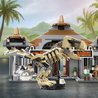 LEGO Jurassic World 76961 Visitor Centre: attack of the T-rex and raptor