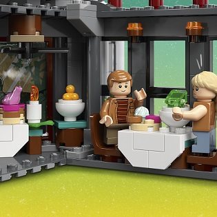 LEGO Jurassic World 76961 Visitor Centre: attack of the T-rex and raptor