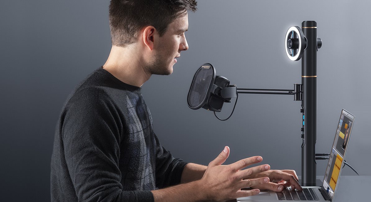 Set kamery, mikrofonu a LED světla