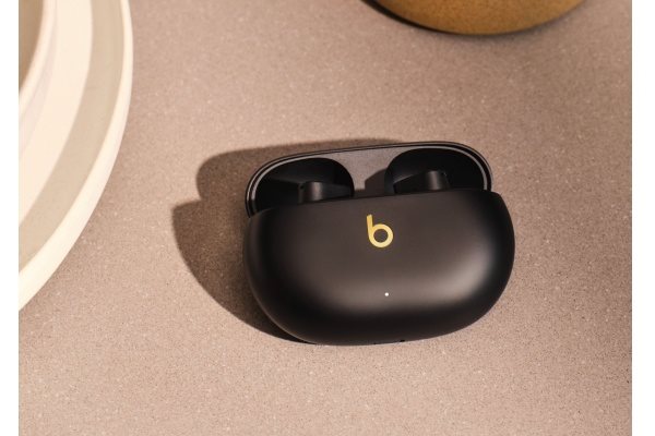 Beats Studio Buds + Black/Gold