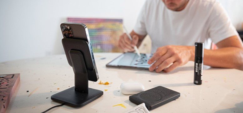 Mophie Snap+ Wireless Charging Stand 15W