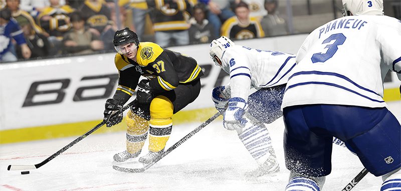 V NHL 16 hokej ožívá a nabírá na energii díky jedinečné atmosféře jednotlivých hal, realisticky zpracovaným hráčům a komentáři reflektujícímu aktuální dění