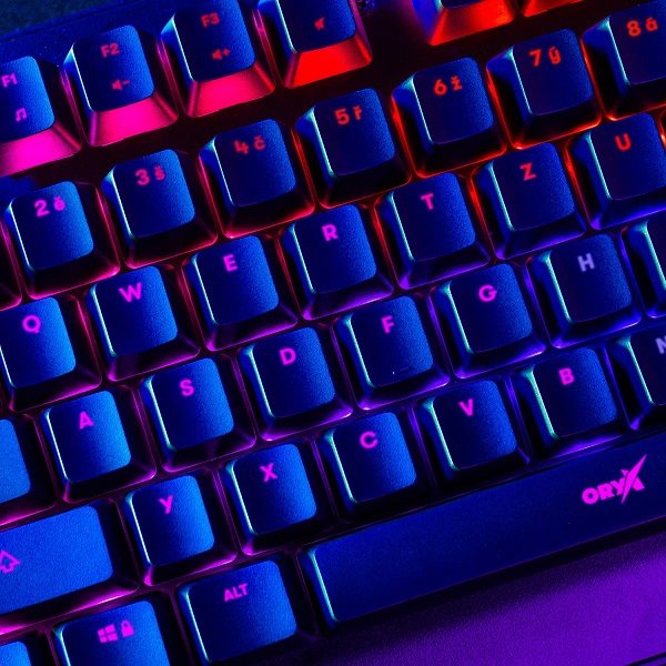 Herní klávesnice Niceboy ORYX K610 Chameleon