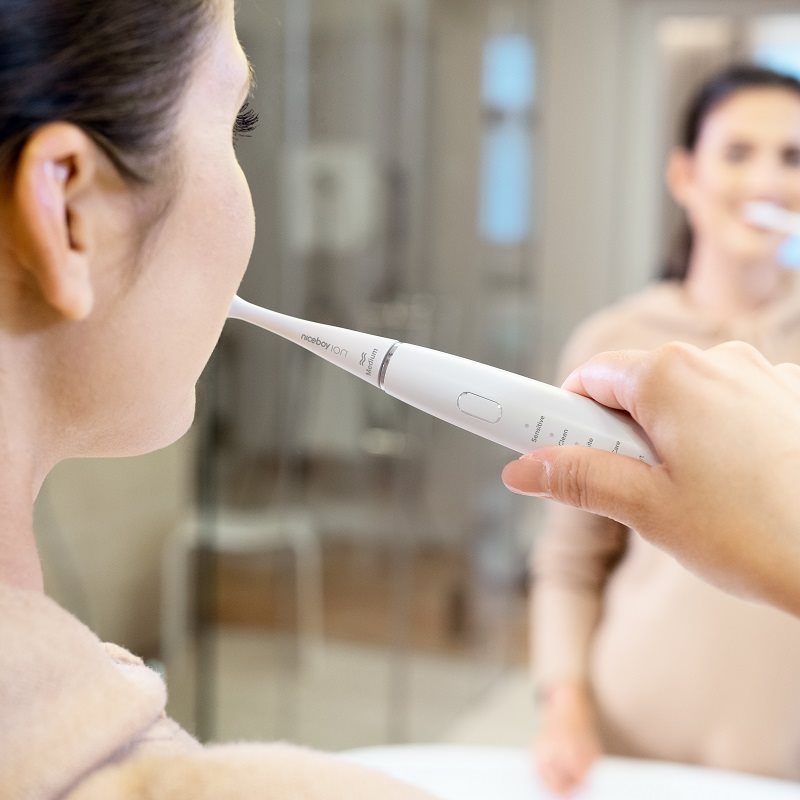 Niceboy ION SmartSonic White Electric Toothbrush Niceboy ION SmartSonic White Electric Toothbrush
