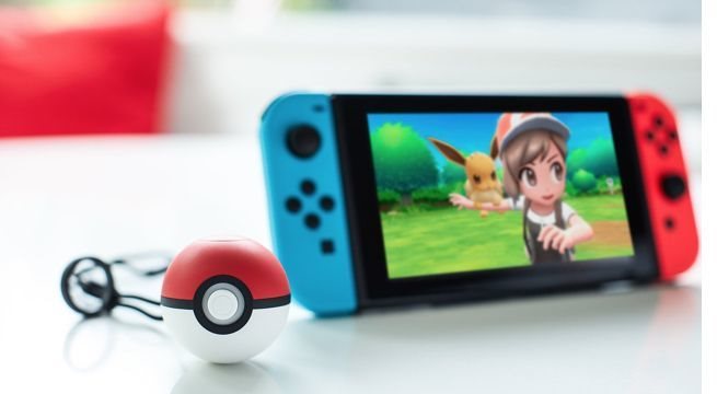 Pokémon Lets Go Eevee! + Poké Ball Plus