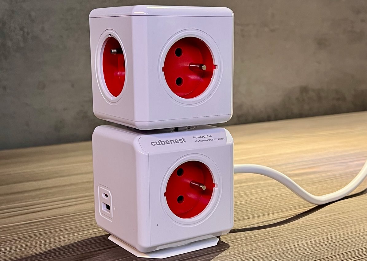 Zásuvka Cubenest Powercube Original USB PD 20W, A + C, 4× zásuvka, biela/červená
