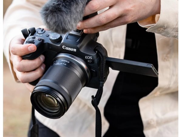 Fotoaparát Canon EOS R7 telo