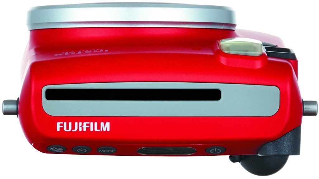 Fujifilm Instax Mini 70 Krátce po vyfocení vyjede snímek z postranního otvoru