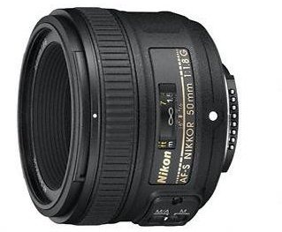 NIKKOR 50mm F1.8G AF-S Ve spodní části objektivu naleznete posuvník pro výběr automatického nebo manuálního zaostřování