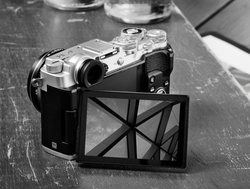  Olympus PEN-F stříbrný + 17mm 