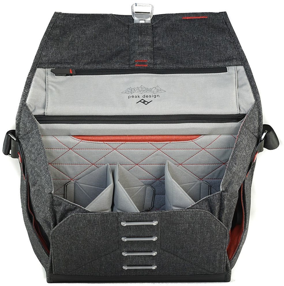 Peak Design Everyday Messenger front pockets can be zoomed in or out without losing shape