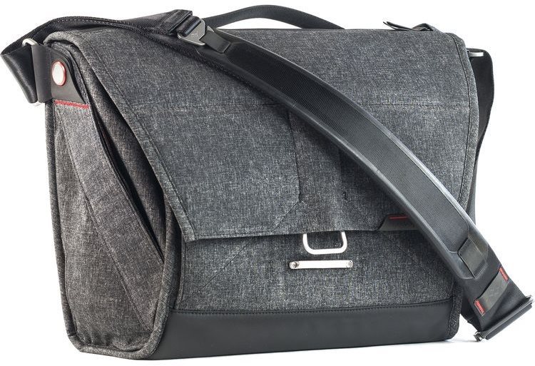 Brašna Peak Design Everyday Messenger has nastavitelný popruh s polstrováním