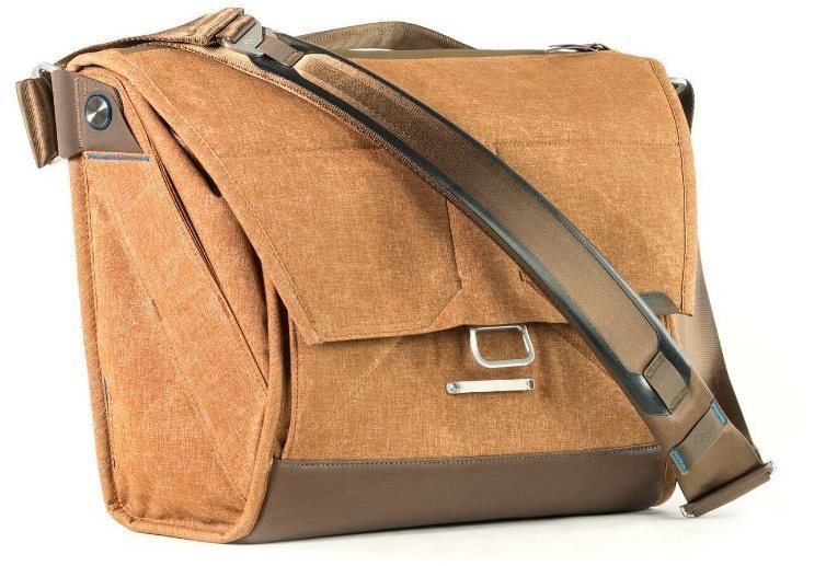 Brašna Peak Design Everyday Messenger má nastavitelné poutko s integrovaným polstrováním
