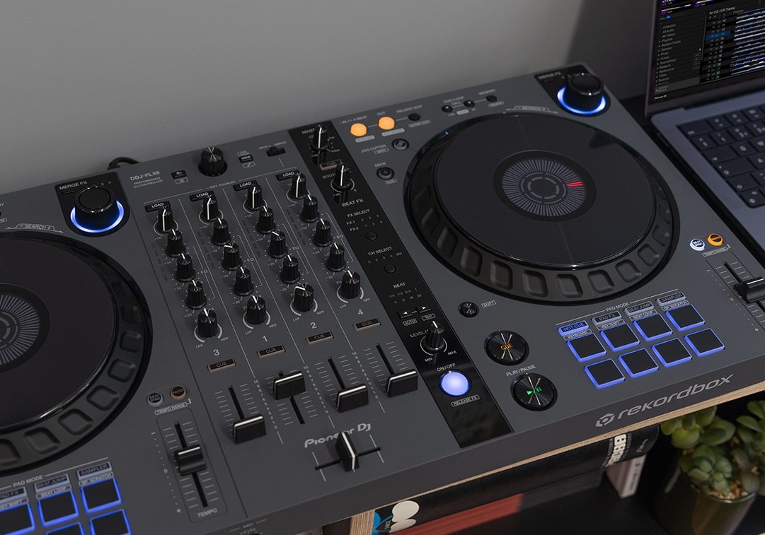 DJ controller Pioneer DJ DDJ-FLX6-GT