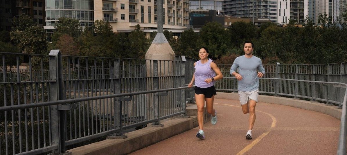 Chytré hodinky Garmin Forerunner 165 Mist Grey/Whitestone