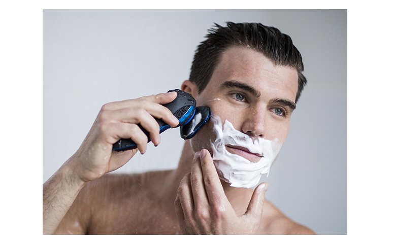 For dry and wet shaving For dry and wet shaving