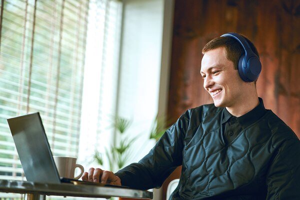 Sony WH-XB900N