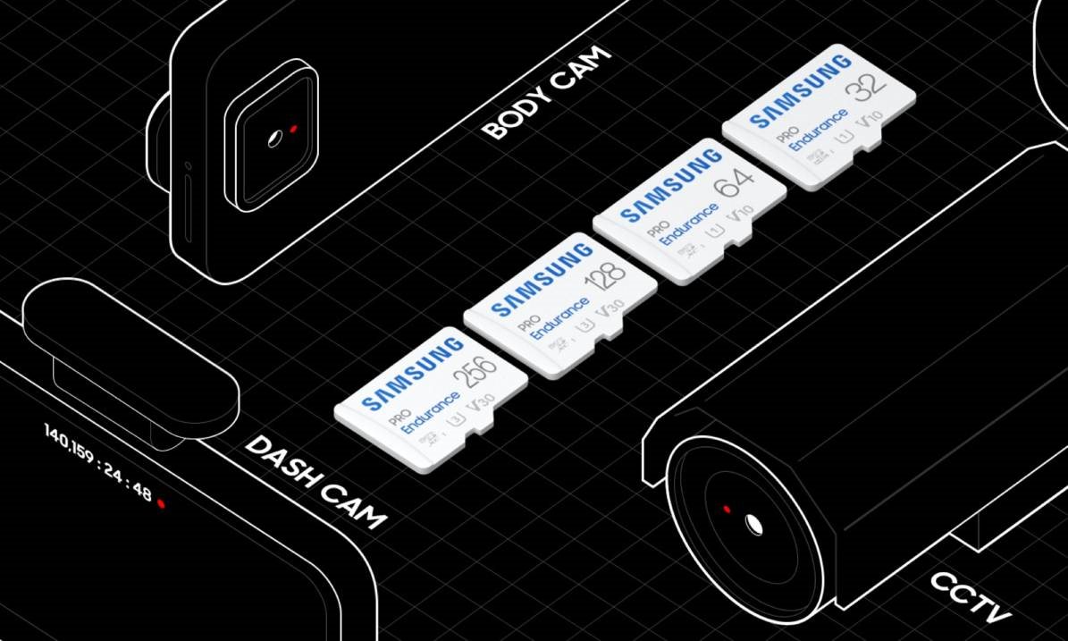 Paměťová karta Samsung MicroSDXC PRO Endurance + SD adaptér