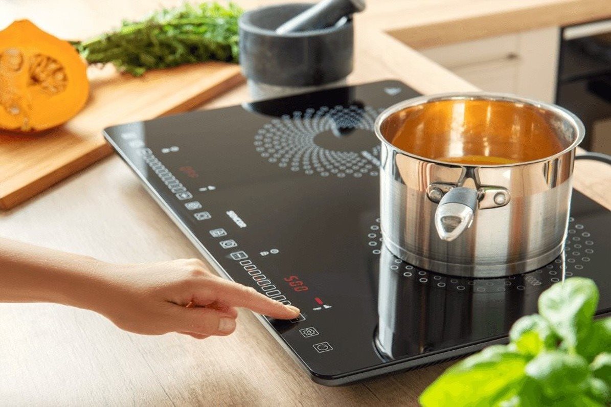 Indukční vařič SENCOR SCP 4501BK