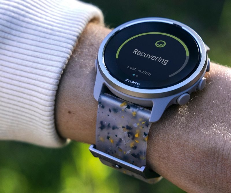 Suunto 5 Peak Smartwatch - Ridge Sand Multicolour
