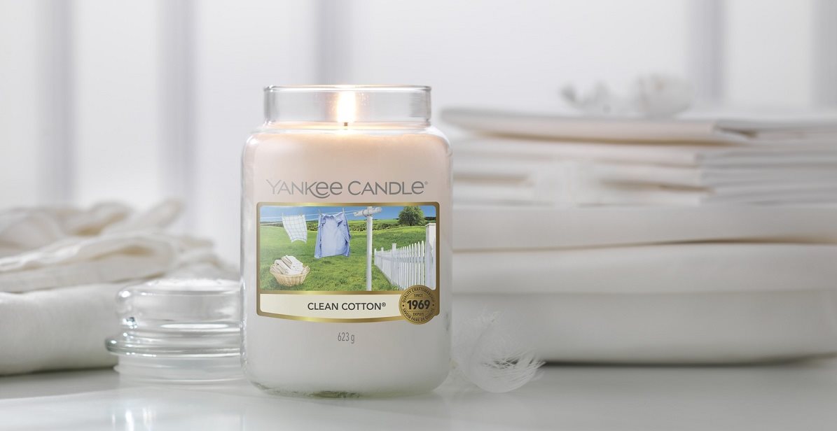 YANKEE CANDLE Classic stredná Clean Cotton 411 g - Sviečka