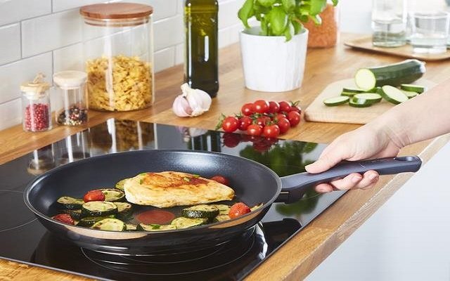 Pánev Tefal pánev 30 cm Daily Cook G7300755