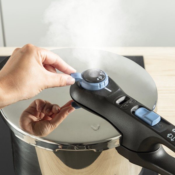 Tefal Tlakový hrnec 6 l Secure Chrono P2590701
