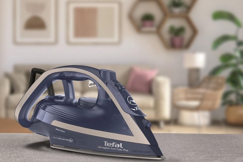 Žehlička Tefal FV6830E0 Ultragliss Anti-Calc Plus