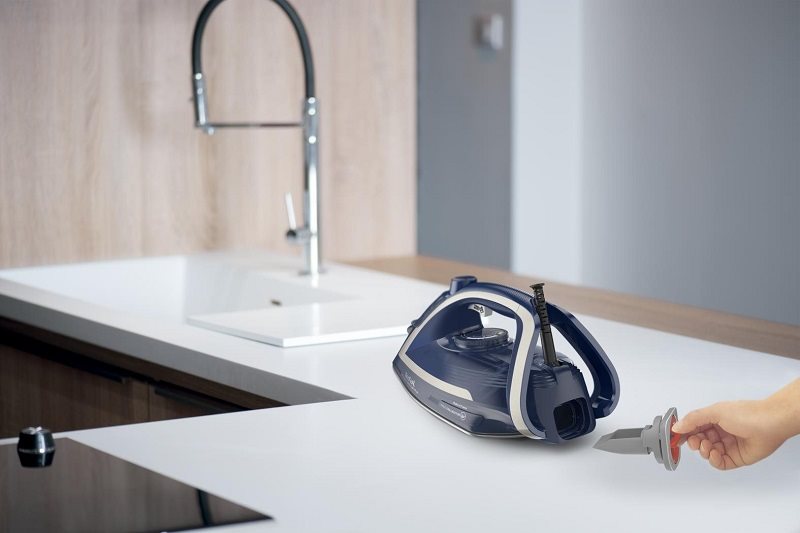 Žehlička Tefal FV6830E0 Ultragliss Anti-Calc Plus