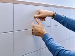 Háček Tesa Nalepovací hřebík na dlaždice a kov Háček Tesa Nalepovací hřebík na dlaždice a kov