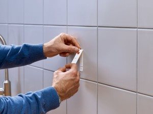 Tesa Nastavitelný nalepovací hřebík