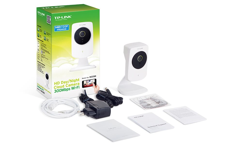 Cloud HD camera with accessories Cloudová kamera HD s příslušenstvím