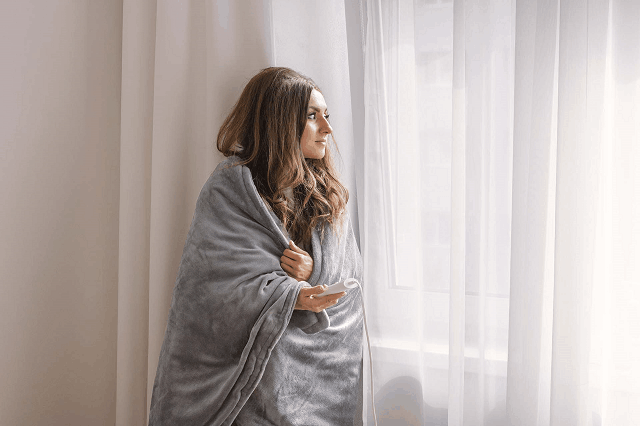 Elektrická vyhřívaná deka TrueLife HeatBlanket 1813
