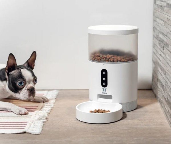 Tesla Smart Pet Feeder