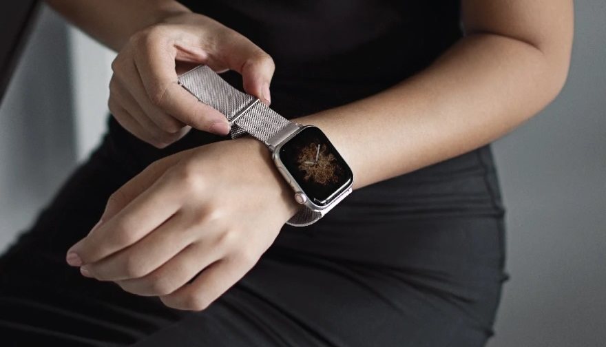 Uniq Dante Strap for Apple Watch 41/40/38MM Starlight