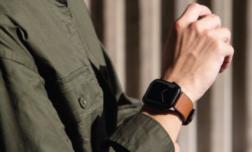 Uniq Straden Waterproof Leather Strap for Apple Watch 45/44/42mm Black