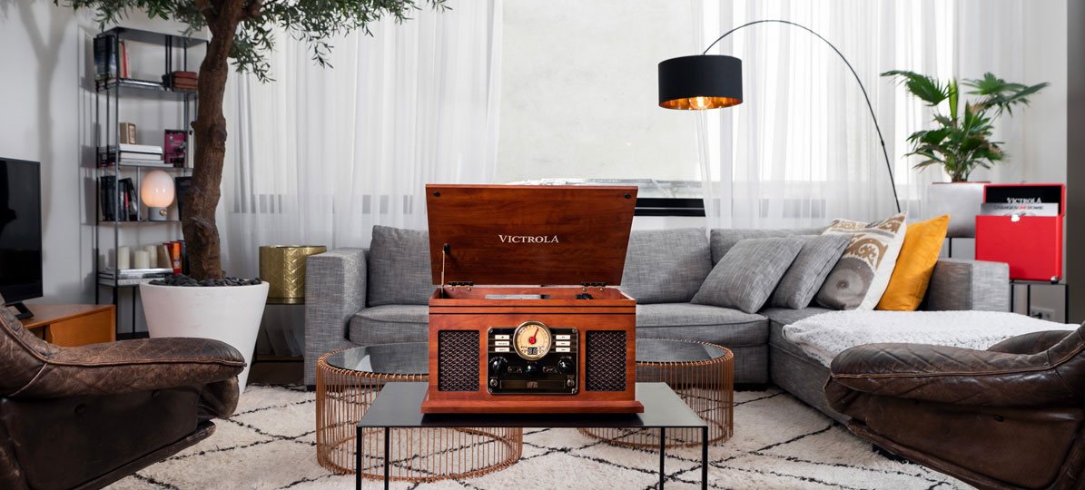 Multifunkční retro gramofon