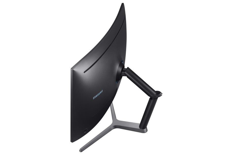Vrchní pohled Vrchní pohled na monitor Samsung C32HG70