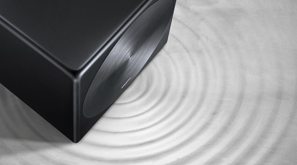 Samsung SWA-W700 and its ultra-deep bass Samsung SWA-W700 a jeho mohutné basy