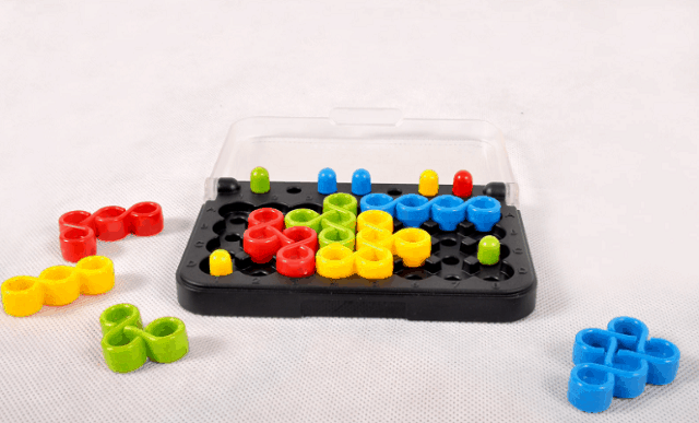 SMART GAMES: IQ TWIST
