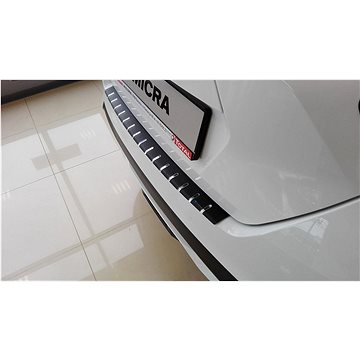 

Alu-Frost Kryt prahu pátých dveří - nerez+karbon Nissan Micra V 5 dvéř.