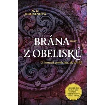 

Brána z obelisků