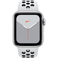 Apple Watch Nike Series 5 40mm Stříbrný hliník s platinovým/černým sportovním řemínkem Nike - Chytré hodinky